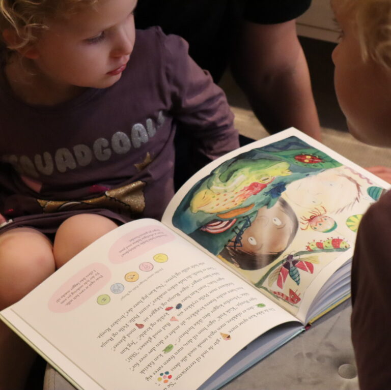 9 tips til at engagere dit barn til at læse bøger