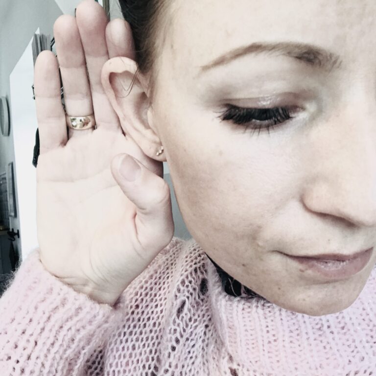 døv, lyd, hørelse, lytte, cochlear implants, overhøring, fare, opmærksomhed, auditiv